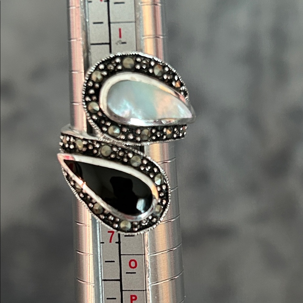 Sterling Silver Ring with Obsidian and Mother of Pearl #605